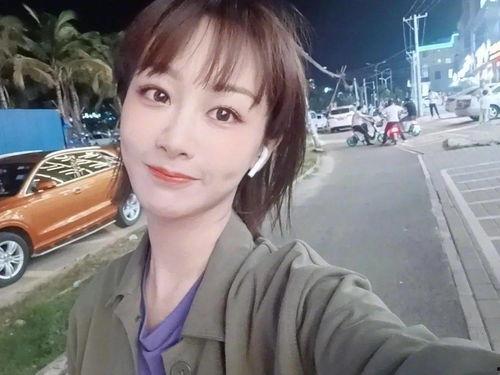 邓伦爆料杨紫吻戏视频,甜蜜瞬间引网友热议