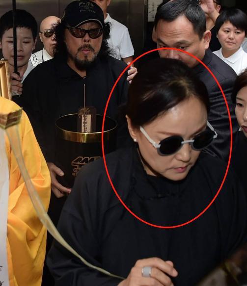 爆料张菲视频播放,揭秘幕后精彩瞬间