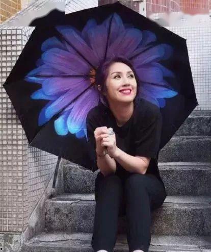 娱乐吃瓜酱老伞,揭秘老伞背后的故事与传奇