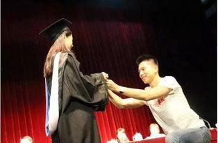 娱乐吃瓜女艺人加戏,吃瓜女艺人华丽加戏,揭秘幕后故事