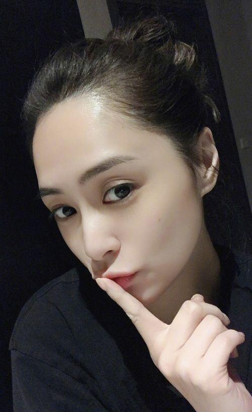 娱乐吃瓜女明星背景,那些背景神秘的吃瓜女明星
